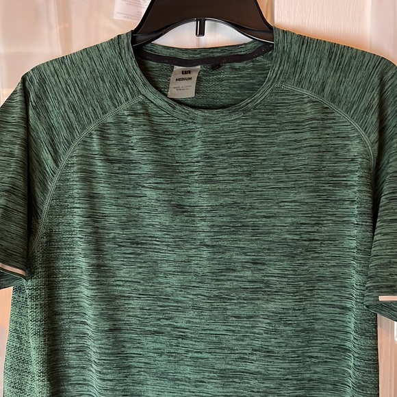 VRST Seamless Short Sleeve Running Tee Men’s Medium - Picture 4 of 6